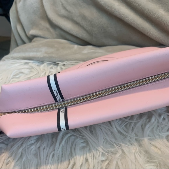 💗NWT💗 Pink, Too-Faced brand makeup bag with gold zipper - Picture 8 of 10